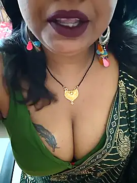 Snapshot of YR-SHIVANI chatting on 07/21/26, 01:52 YR-SHIVANI online show from 07/21/26, 01:52