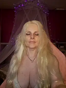 Snapshot of Angeldevilus chatting on 06/26/26, 12:37 Angeldevilus online show from 06/26/26, 12:37