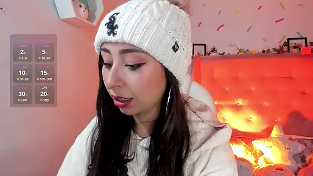 Snapshot of _cloe_martinez chatting on 03/07/25, 08:55 cloe martinez online show from 03/07/25, 08:55