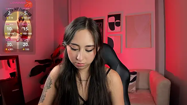 Snapshot of _cloe_martinez chatting on 09/12/25, 11:37 cloe martinez online show from 09/12/25, 11:37