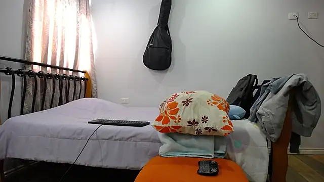 Snapshot of Iam_yourbabyprincess_XD chatting on 01/11/25, 06:54 Iam yourbabyprincess XD online show from 01/11/25, 06:54