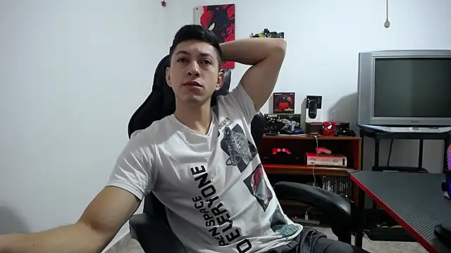 Snapshot of Iam_yourbabyprincess_XD chatting on 10/10/25, 05:28 Iam yourbabyprincess XD online show from 10/10/25, 05:28