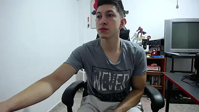 Snapshot of Iam_yourbabyprincess_XD chatting on 12/15/25, 08:35 Iam yourbabyprincess XD online show from 12/15/25, 08:35