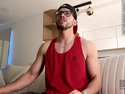 Snapshot of Phantom_Bigger1 chatting on 12/16/25, 02:44 Phantom Bigger1 online show from 12/16/25, 02:44