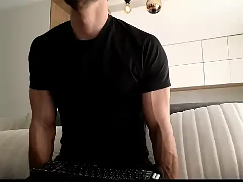 Snapshot of Phantom_Bigger1 chatting on 12/18/25, 02:34 Phantom Bigger1 online show from 12/18/25, 02:34