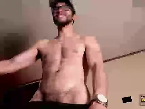 Snapshot of Phantom_Bigger1 chatting on 04/16/26, 03:18 Phantom Bigger1 online show from 04/16/26, 03:18