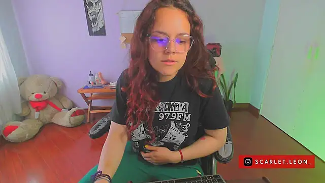 Scarletleon77 online show from 02/06/25, 05:30