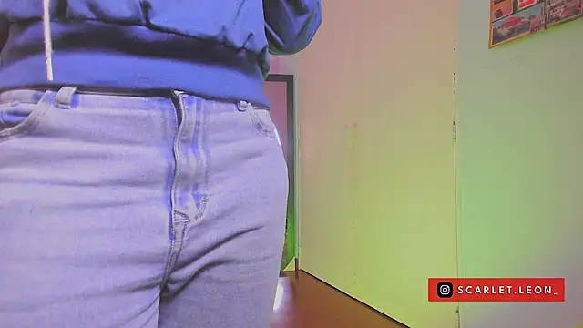 Scarletleon77 online show from 02/11/25, 04:13