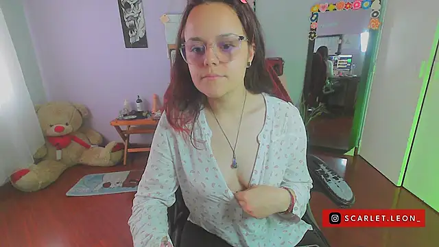 Scarletleon77 online show from 02/17/25, 06:37