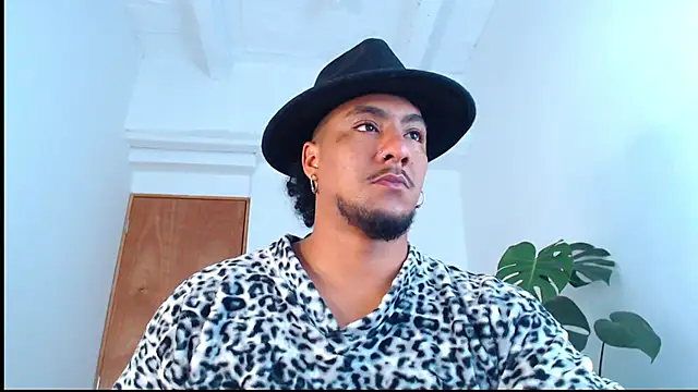 yosoy enzo2020 online show from 01/30/25, 09:25