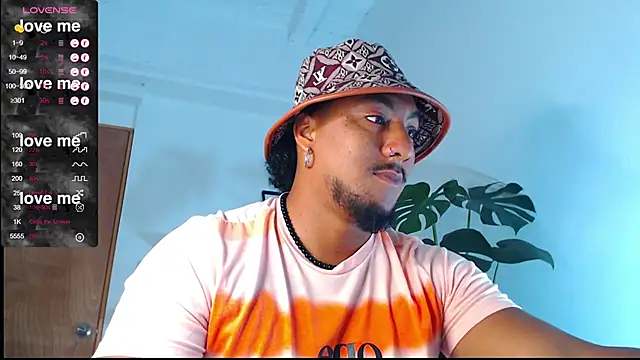 yosoy enzo2020 online show from 02/24/25, 12:05