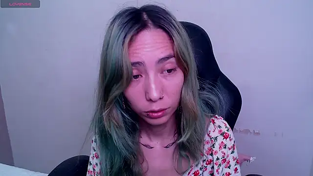 Erika Stevens online show from 11/17/25, 04:35