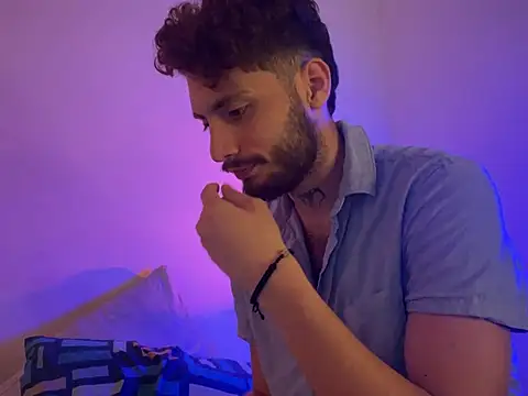 Snapshot of axel_giracr chatting on 12/06/24, 08:40 axel giracr online show from 12/06/24, 08:40