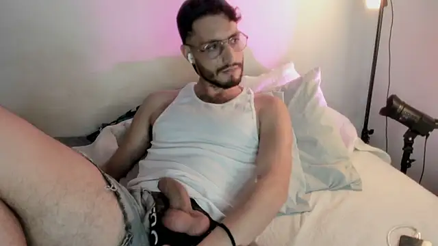 Snapshot of axel_giracr chatting on 01/19/25, 03:18 axel giracr online show from 01/19/25, 03:18