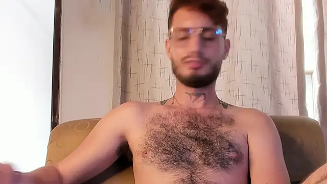 Snapshot of axel_giracr chatting on 02/22/25, 07:36 axel giracr online show from 02/22/25, 07:36