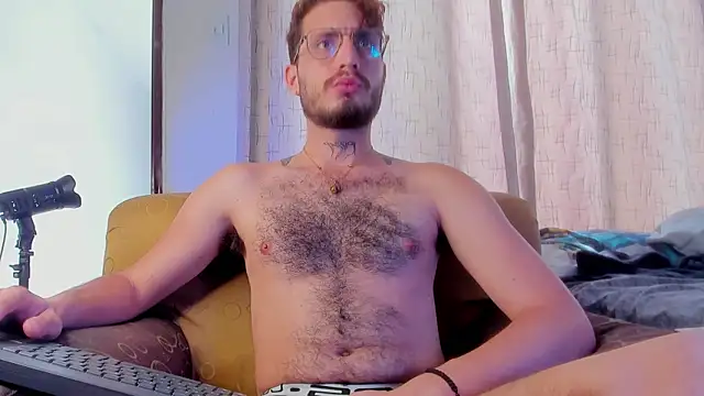 Snapshot of axel_giracr chatting on 03/13/25, 07:17 axel giracr online show from 03/13/25, 07:17