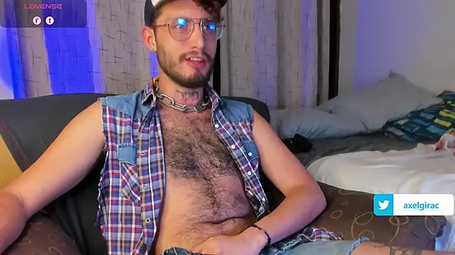 Snapshot of axel_giracr chatting on 03/22/25, 01:22 axel giracr online show from 03/22/25, 01:22