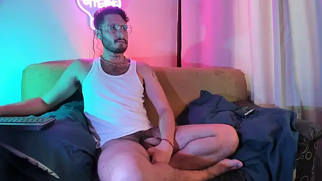 axel giracr online show from 11/17/25, 06:35