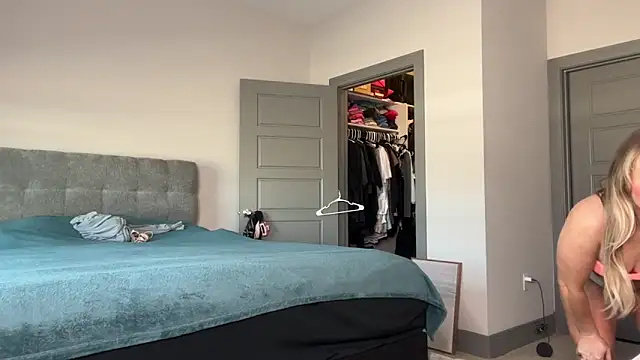 ElenaErickson online show from 01/15/25, 08:05