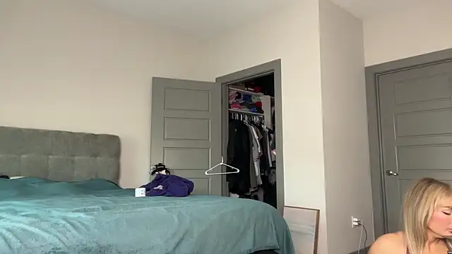 ElenaErickson online show from 02/03/25, 11:47