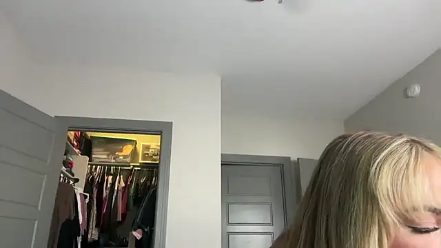 ElenaErickson online show from 02/10/25, 11:23