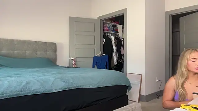 ElenaErickson online show from 02/25/25, 12:03