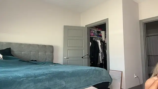 ElenaErickson online show from 02/26/25, 08:00