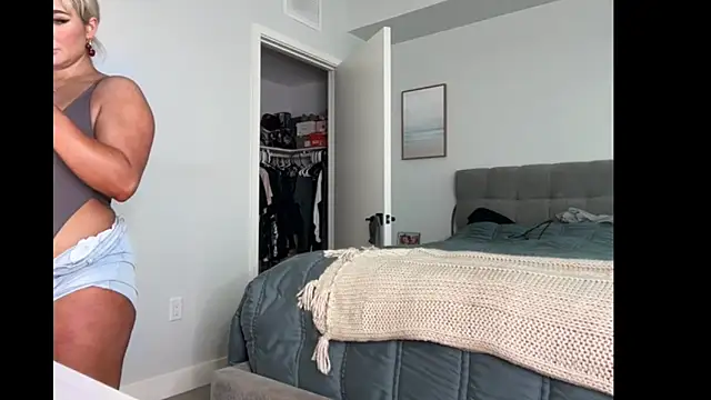 ElenaErickson online show from 10/13/25, 07:58