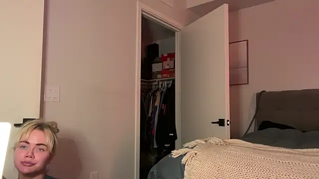 ElenaErickson online show from 02/13/26, 04:30