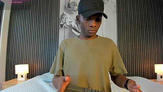 Snapshot of JacksonMuller_ chatting on 01/19/26, 01:48 JacksonMuller online show from 01/19/26, 01:48