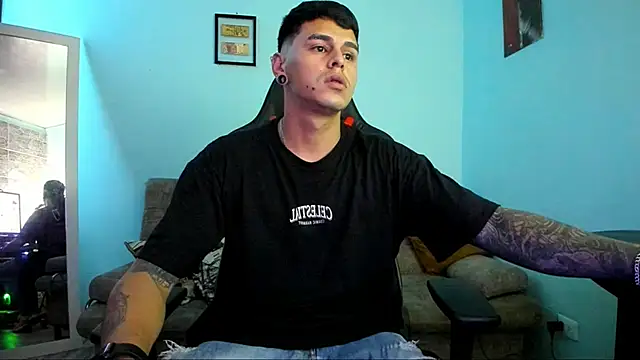 Snapshot of E_Moon chatting on 12/05/24, 03:26 E Moon online show from 12/05/24, 03:26