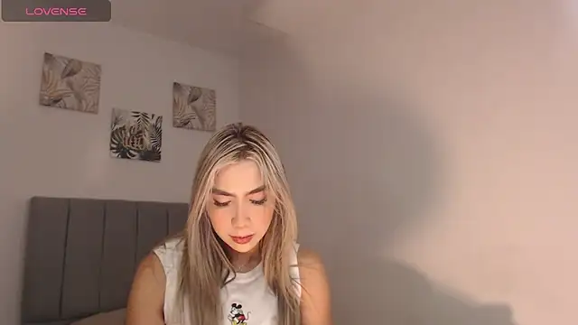 Snapshot of Marian_se chatting on 06/12/26, 01:26 Marian se online show from 06/12/26, 01:26