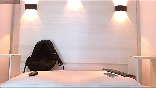 Snapshot of jeic_18 chatting on 10/08/25, 04:04 jeic 18 online show from 10/08/25, 04:04