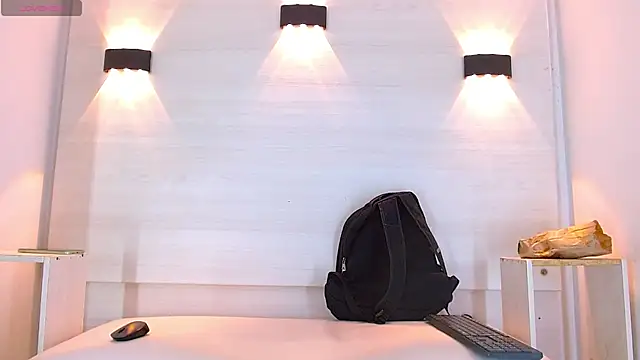 Snapshot of jeic_18 chatting on 10/11/25, 12:58 jeic 18 online show from 10/11/25, 12:58