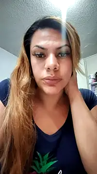 Snapshot of CurvyViolet chatting on 01/22/25, 11:32 CurvyViolet online show from 01/22/25, 11:32