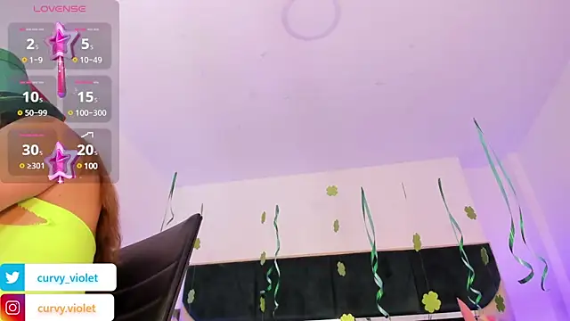 Snapshot of CurvyViolet chatting on 03/17/25, 11:42 CurvyViolet online show from 03/17/25, 11:42