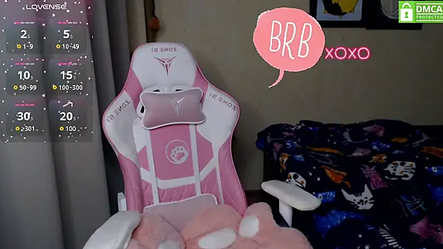 Snapshot of LeahGottty chatting on 12/04/24, 02:26 LeahGottty online show from 12/04/24, 02:26