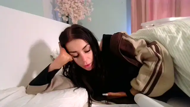 josiexcx online show from 11/18/25, 01:04