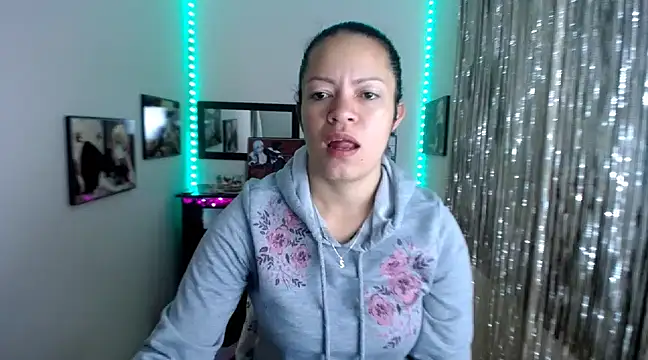 Cristal w online show from 03/20/25, 12:22