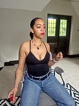 QueenTricks1 online show from 04/16/26, 08:59