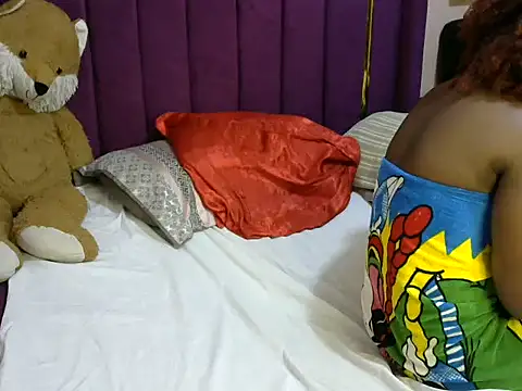 slender-qwene online show from 11/17/25, 09:04