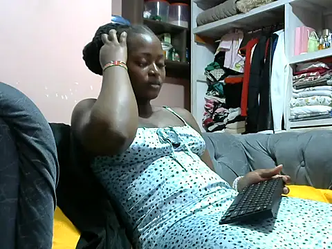 Snapshot of slender-qwene chatting on 05/15/26, 09:11 slender-qwene online show from 05/15/26, 09:11