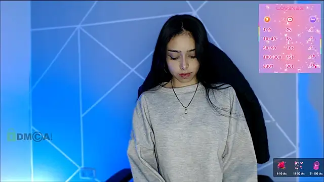 Snapshot of lilylouisee chatting on 04/25/26, 11:13 lilylouisee online show from 04/25/26, 11:13