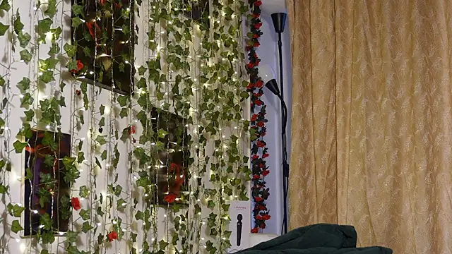 NaughtYHomemadE online show from 03/07/26, 09:17