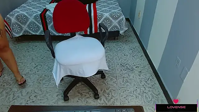 Hazel donna online show from 02/08/25, 06:12