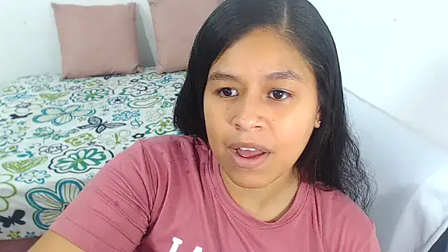 Snapshot of Hazel_donna chatting on 04/18/26, 11:05 Hazel donna online show from 04/18/26, 11:05