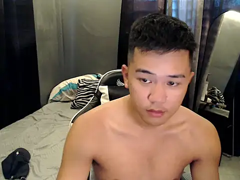 xgregor07 online show from 09/28/25, 01:44