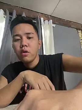 xgregor07 online show from 12/19/25, 02:07