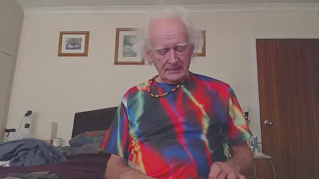 WaverlyKernow online show from 12/16/24, 11:44