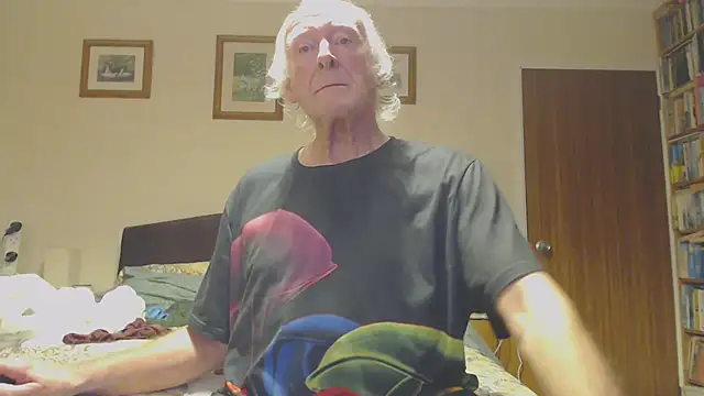 WaverlyKernow online show from 01/01/25, 03:03